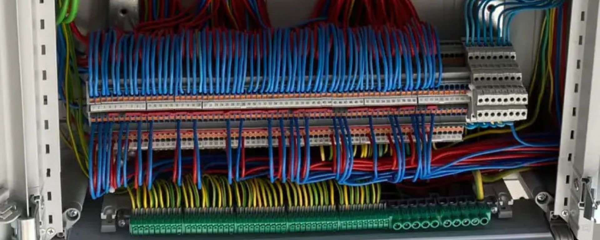 Tableau électrique avec finitions soignées